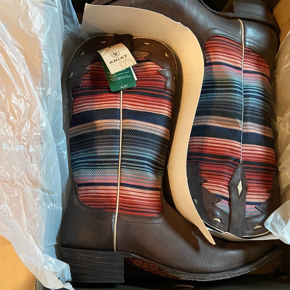 Arias Serape Boot, Size 10, New in Box